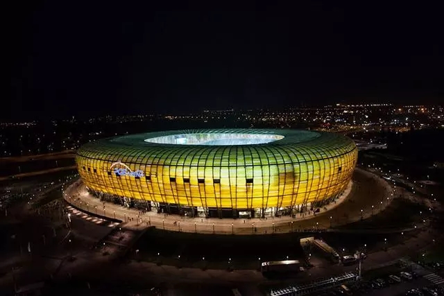 欧冠欧联欧洲超级杯什么区别（未来两年欧冠欧联杯欧洲超级杯，决赛在这6座球场举行）