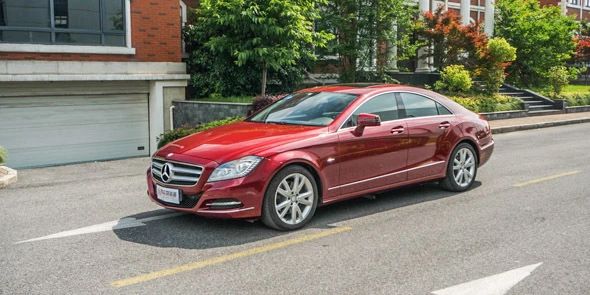 三十万购奥迪A6L 2010款豪华商务轿车