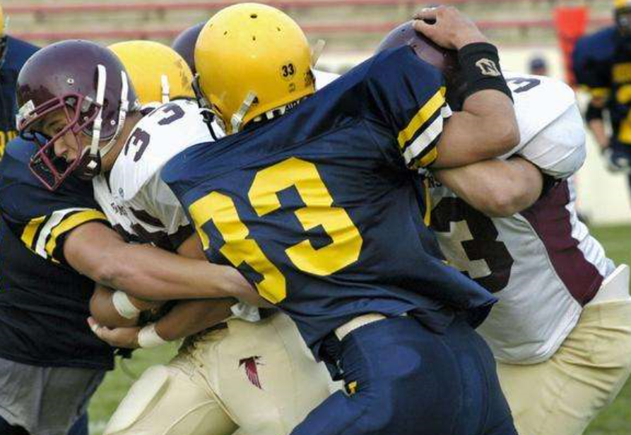 为什么橄榄球在美国那么火（橄榄球运动为什么是美国四大职业体育之首？）