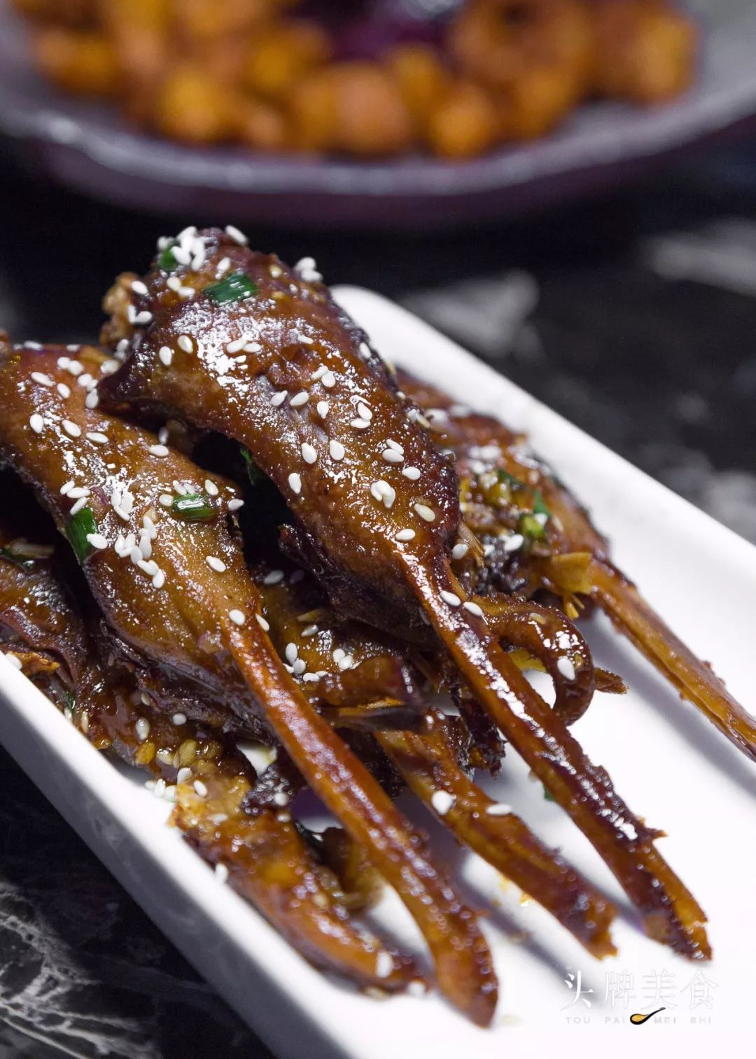 关于足球好听的饭店名字四个字（决战世界杯！福州首家足球主题餐吧来袭，好酒配好球，征服你的胃）