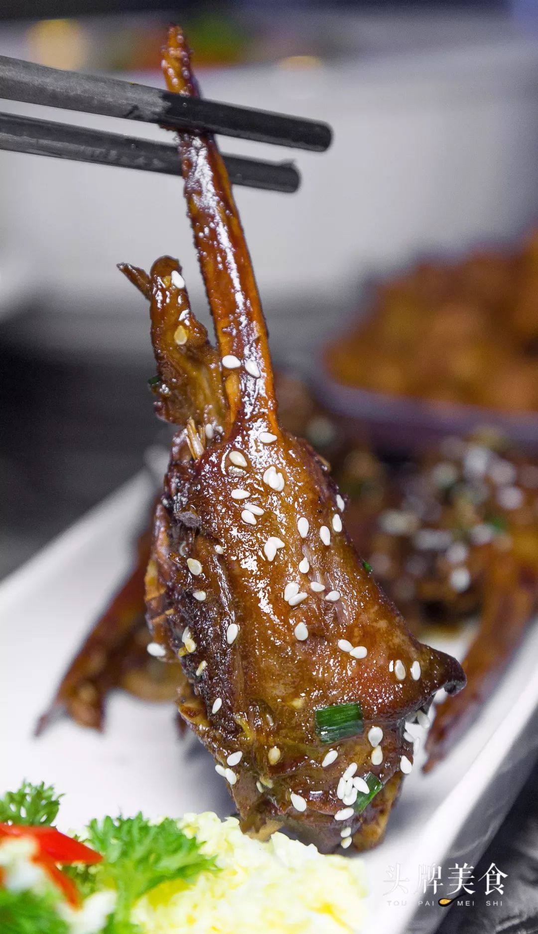 关于足球好听的饭店名字四个字（决战世界杯！福州首家足球主题餐吧来袭，好酒配好球，征服你的胃）