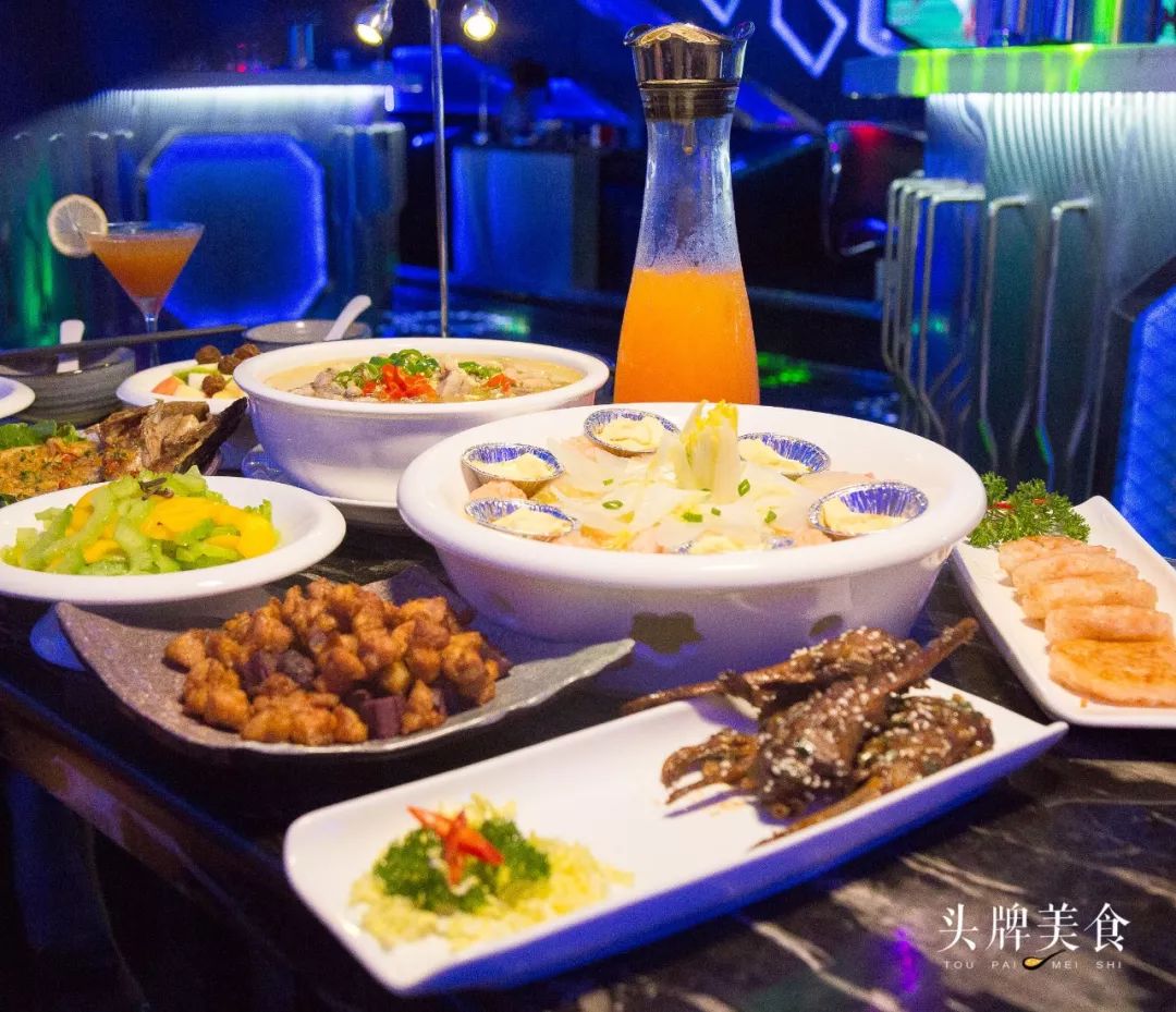 关于足球好听的饭店名字四个字（决战世界杯！福州首家足球主题餐吧来袭，好酒配好球，征服你的胃）