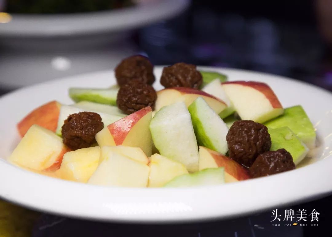 关于足球好听的饭店名字四个字（决战世界杯！福州首家足球主题餐吧来袭，好酒配好球，征服你的胃）