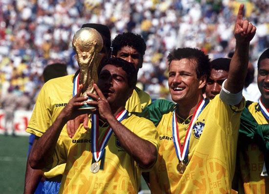 巴西世界杯夺冠球队（世界杯往事系列之冠军巴西：从未缺席五次登顶，贝利三夺冠写传奇）