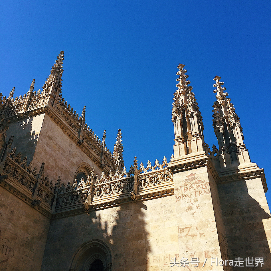 西班牙世界杯最美古城(西班牙古城格拉纳达，有世界旅行清单排名前十的最美城堡)