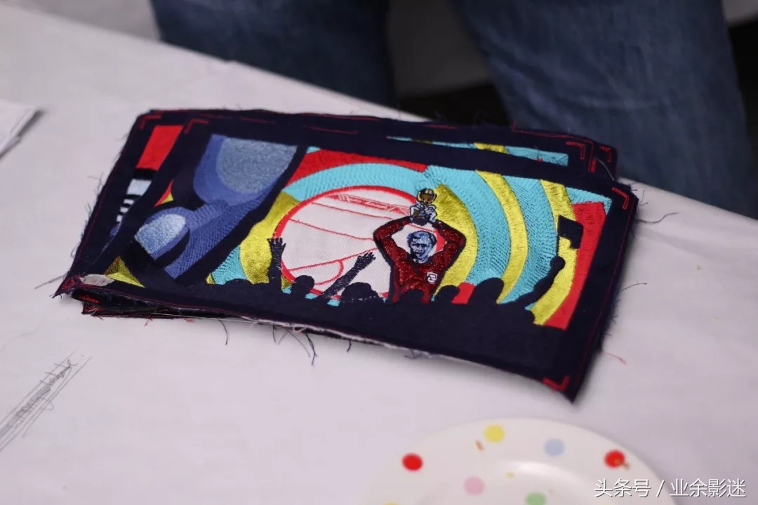 世界杯梅西照片调色（C罗、梅西们不仅变成了动画，还都被绣在了挂毯上）