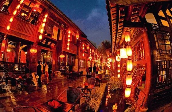 300天，18万年轻人落户成都！他们的理由是……