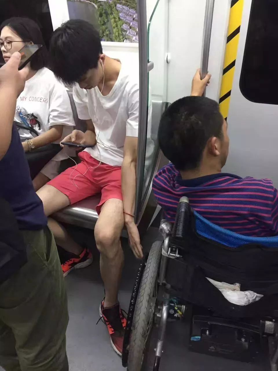 300天，18万年轻人落户成都！他们的理由是……