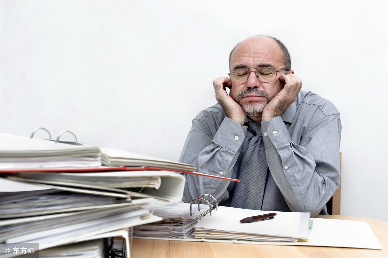 图片[1]-“早退”用英语怎么说？-笑傲英语网