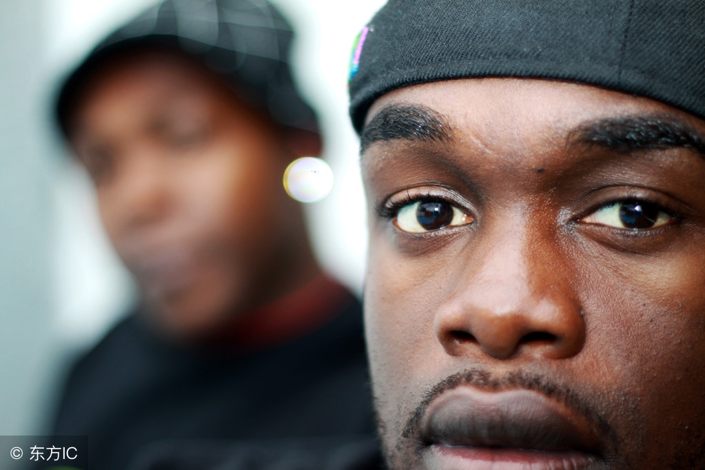 说唱乐用英语怎么说 不是speak singing music-笑傲英语网