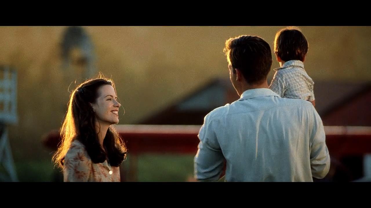 迈克尔贝执导电影《珍珠港》影评:战争大环境下小人物的爱情规则