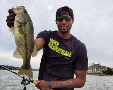 nba球员为什么要泡脚（NBA球员5大养生爱好：汤神遛狗下棋，詹皇拔罐，有人1天洗3次脚）