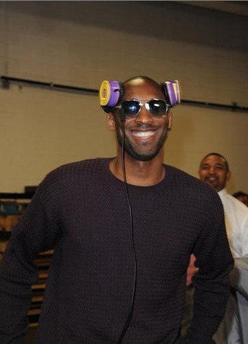 nba球员为什么要泡脚（NBA球员5大养生爱好：汤神遛狗下棋，詹皇拔罐，有人1天洗3次脚）