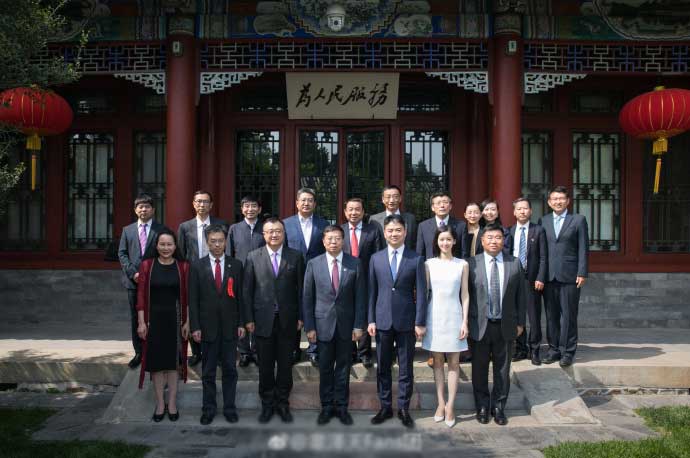 清华学霸章泽天的格局只做京东老板娘？别傻了，她早已为独立女性