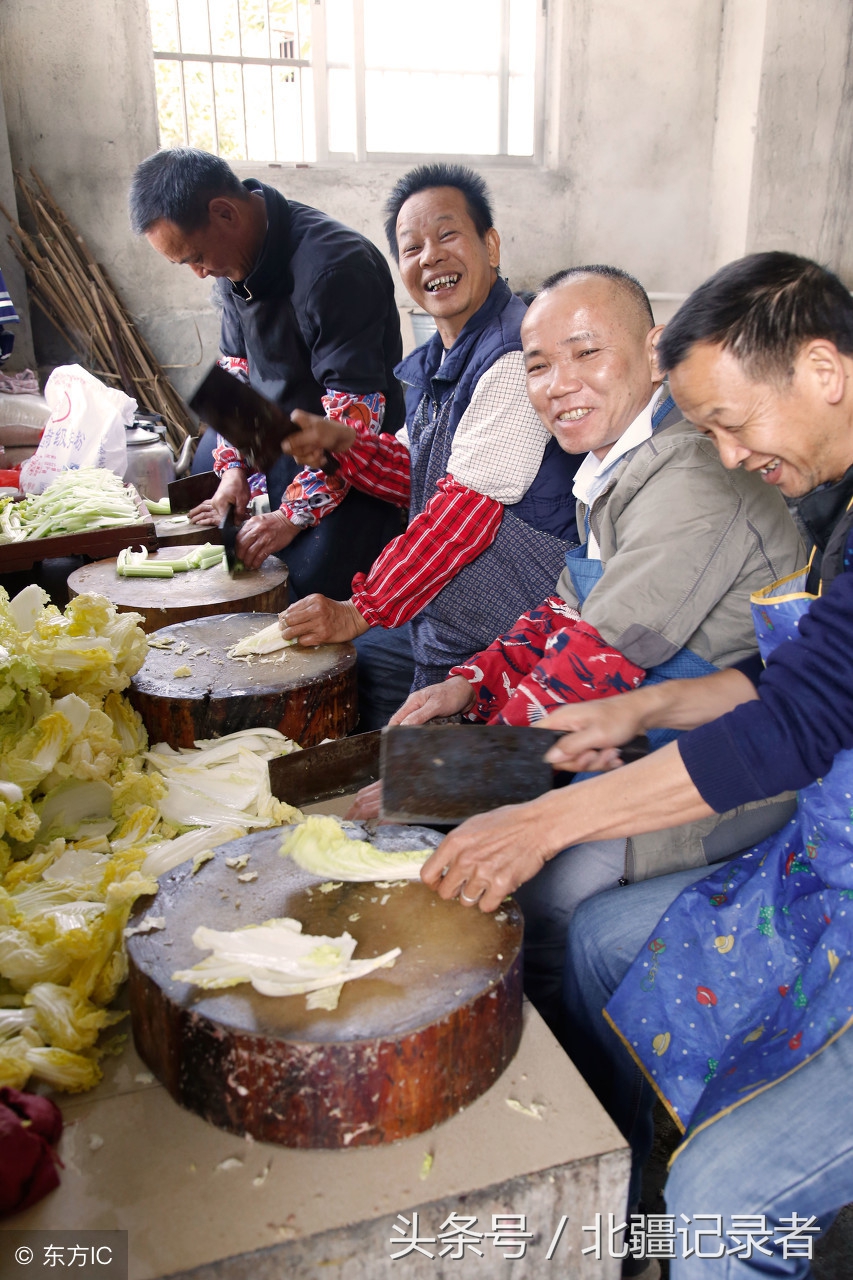 农村婚宴会做饭男人的15张图,色香味俱全,厨艺不比大城市厨师差