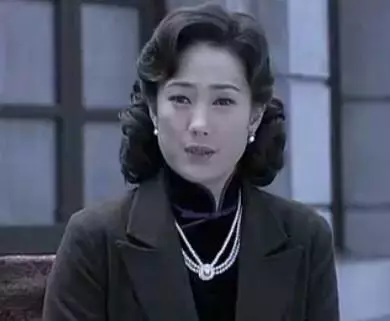 狄仁杰4部全集在线播放央视(跟靳东飙戏，是刘敏涛同学，她与孙红雷大学分手后年近50至今单身)