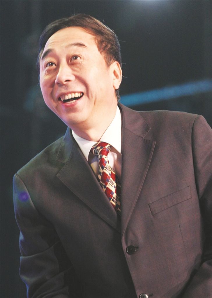 同样是老艺术家,事实证明,65岁的冯巩已经走上另一条大道