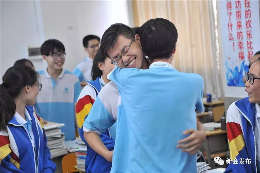 有人欢呼，有人落泪……直击新会高考考生的最后一课！