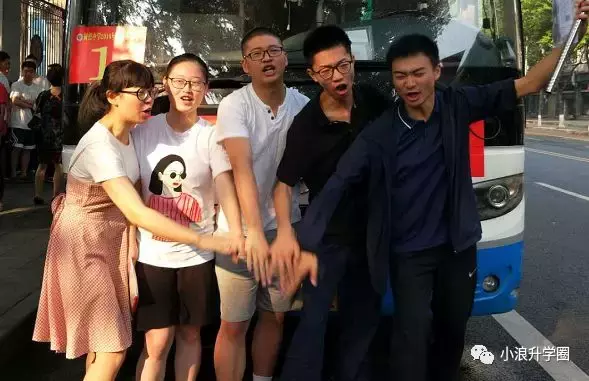 刚刚，2018四川高考作文题目出炉！三个不同年代的标语，你选哪个