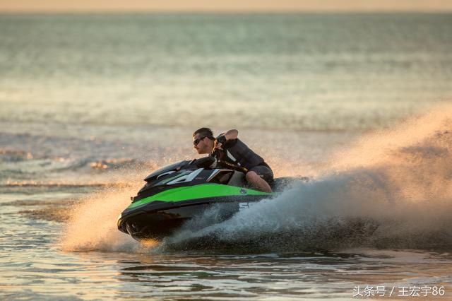 2017 庞巴迪喜度摩托艇 劲爆版 gtr-x 230