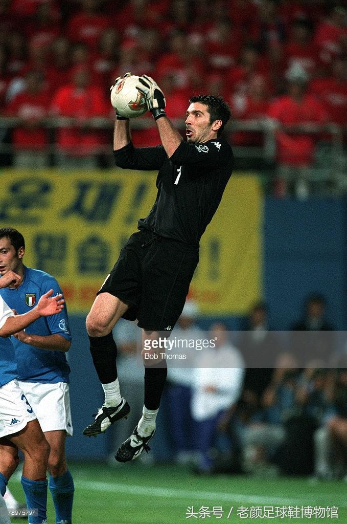 2002世界杯最大的黑马（2002韩日世界杯足球回顾，黑马lotto一鸣惊人，小众品牌逐步凋零）