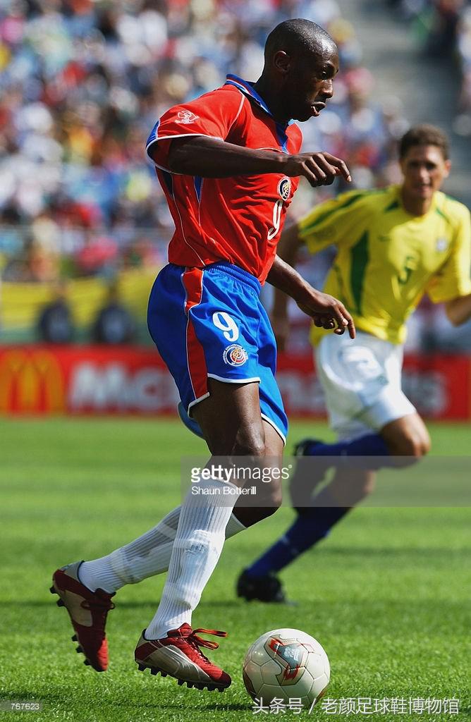 2002世界杯最大的黑马（2002韩日世界杯足球回顾，黑马lotto一鸣惊人，小众品牌逐步凋零）