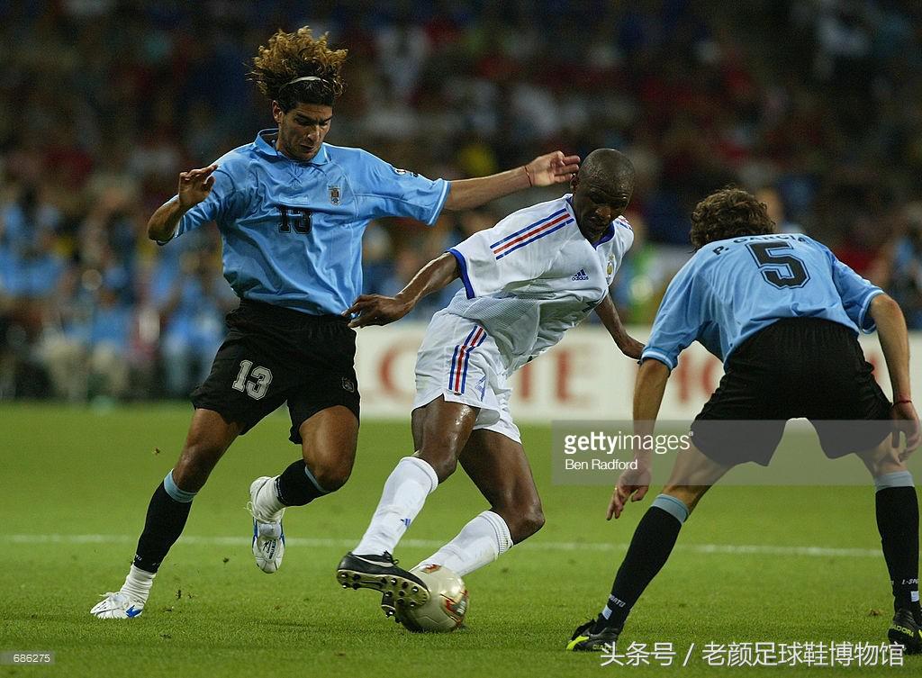 2002世界杯最大的黑马（2002韩日世界杯足球回顾，黑马lotto一鸣惊人，小众品牌逐步凋零）