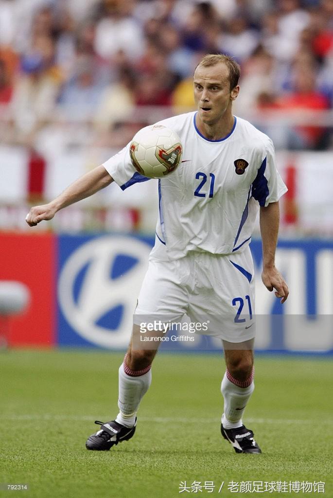 2002世界杯最大的黑马（2002韩日世界杯足球回顾，黑马lotto一鸣惊人，小众品牌逐步凋零）