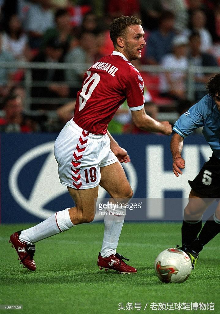 2002世界杯最大的黑马（2002韩日世界杯足球回顾，黑马lotto一鸣惊人，小众品牌逐步凋零）