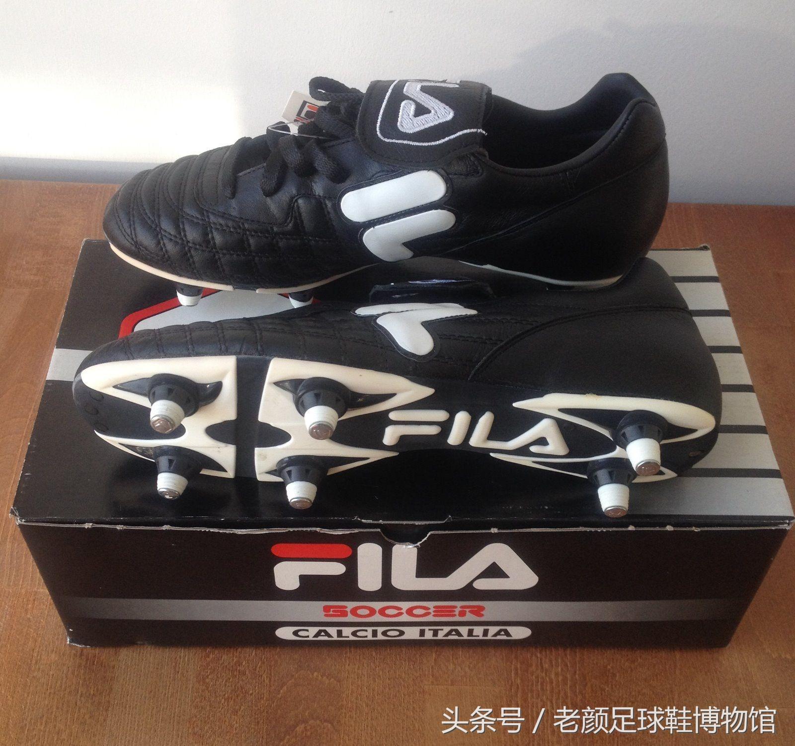 2002世界杯最大的黑马（2002韩日世界杯足球回顾，黑马lotto一鸣惊人，小众品牌逐步凋零）