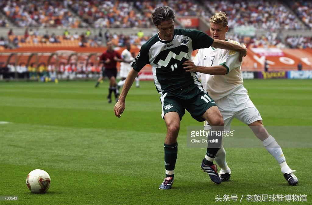 2002世界杯最大的黑马（2002韩日世界杯足球回顾，黑马lotto一鸣惊人，小众品牌逐步凋零）