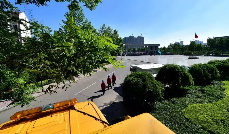 和儿子一起高考，爸爸却突然失约了