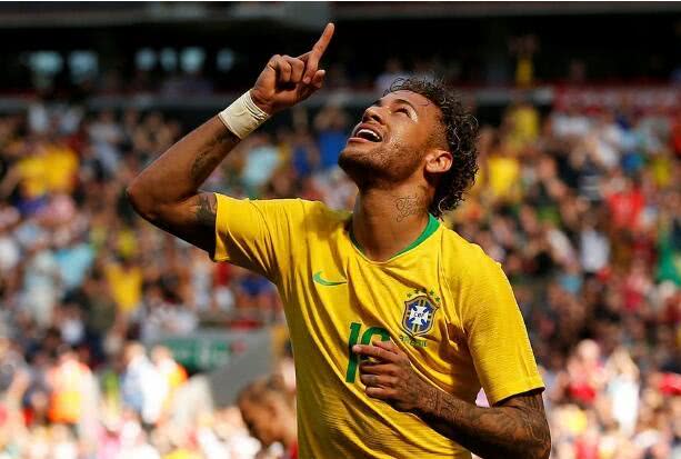 巴西为什么能进世界杯(三大因素注定巴西有望登顶世界杯，贝利反奶对争冠有加成)