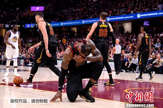 nba三年三冠都有哪些球队(波澜壮阔的赛季落幕！极致无私成就勇士NBA4年3冠)