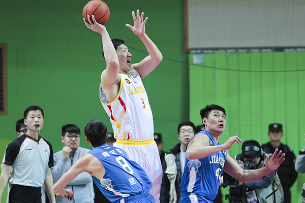 唐正东为什么进步了nba(再见唐正东！CBA一代中锋转身告别，那些旧梦终成过往)