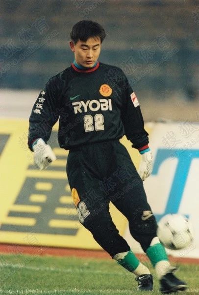 不过,符宾在国家队一直被区楚良压制,这个时候他的替补也换成了年轻的