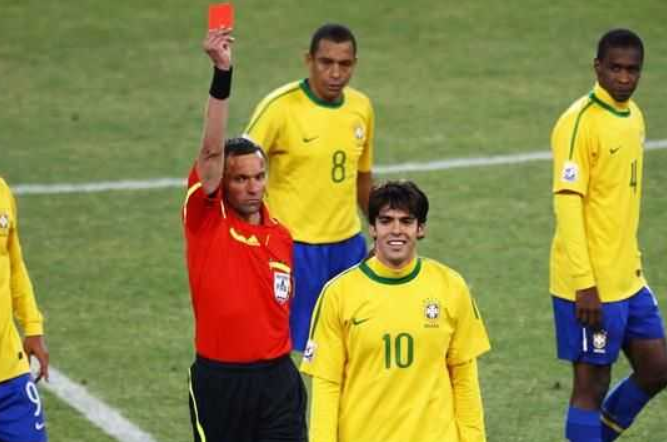2010世界杯卡卡号码(世界杯巨星回忆之卡卡：少年得志捧获金杯，单核带队梦断南非)