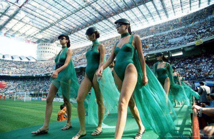 世界杯金曲图片大全（回顾历届世界杯经典歌曲的时尚元素，期待威尔·史密斯献唱俄罗斯）