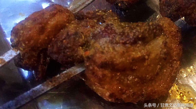 兰州市吃烧烤看世界杯(兰州人的世界杯怎么可能没有烤肉，夏夜嗨翻模式开启)