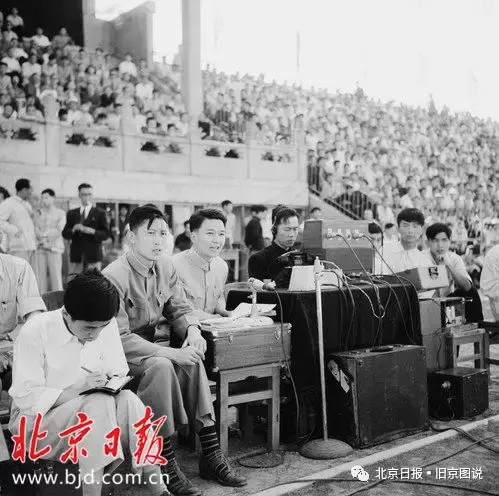 世界杯开始前为什么有女孩合照(1957：中国首次参加世界杯外围赛，全程图片报道)