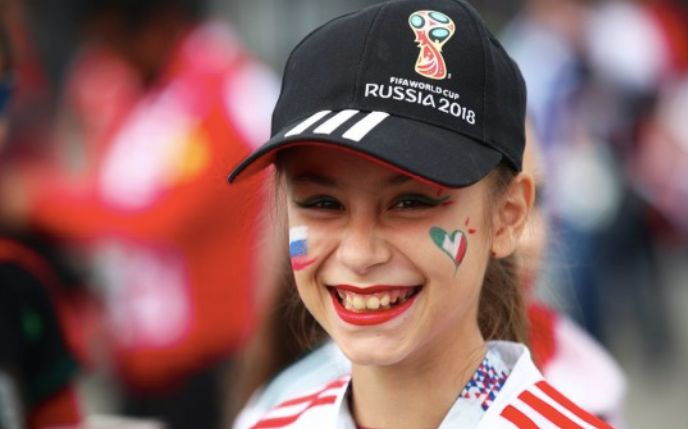 世界杯为什么在脸上画颜料（当世界杯撞上人体彩绘，体育与艺术的双重飨宴）