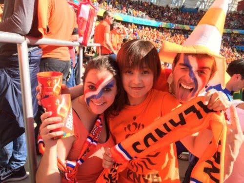 优酷体育世界杯女记者（优酷美女主播乔伊娜娇艳俄罗斯世界杯！球迷“人美，球也美”）