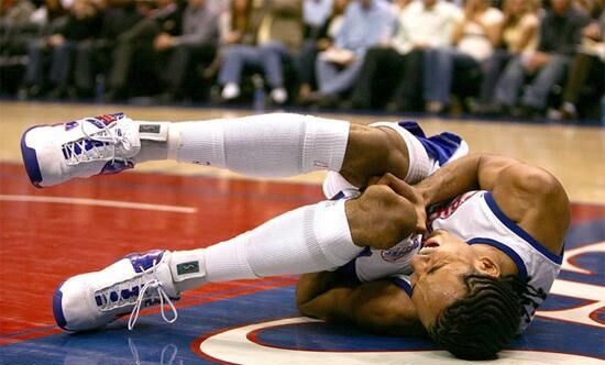 “断腿”差点遭遇截肢，如今却成NBA中投之王，勇士3冠他功不可没