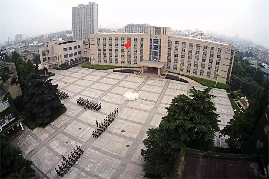 蚌埠汽车士官学校被裁(蚌埠汽车士官学校毕业后军衔)-爱妻自媒体