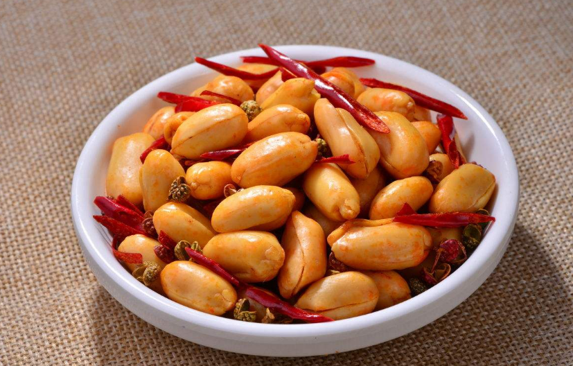 如何做酒鬼花生米(正宗的酒鬼花生配方和做法,配上秘制五香粉,保证又