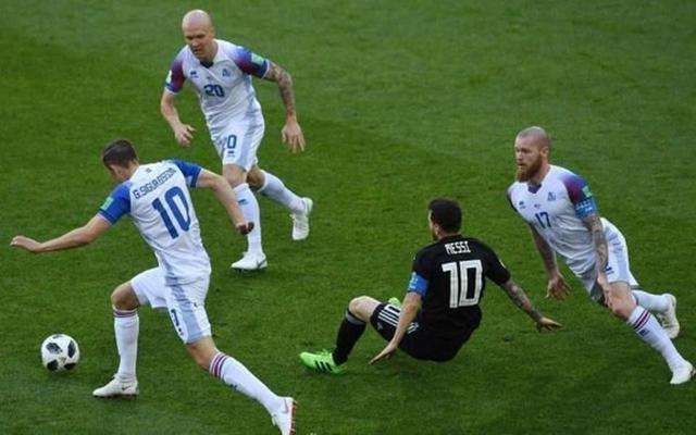 33万人口的冰岛逼平阿根廷，而中国足球选不出11人！央视解说亮了