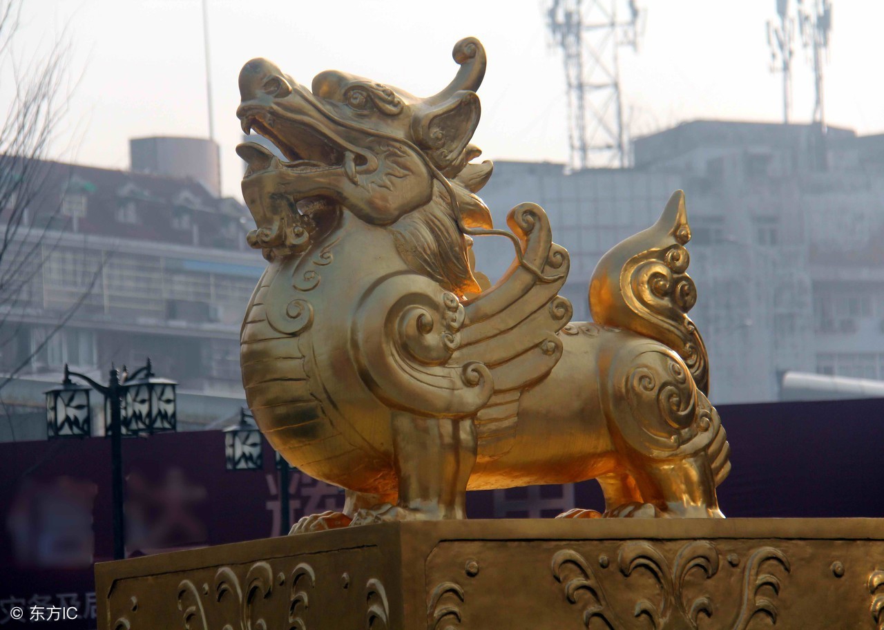 《史记》上说皇帝与炎帝作战的时候,曾经驱动过动物大军——"教熊,罴