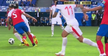 小孩哎呀世界杯（世界杯小萌娃火了！肉嘟嘟的脸+大眼睛萌翻全世界，网友：融化了）