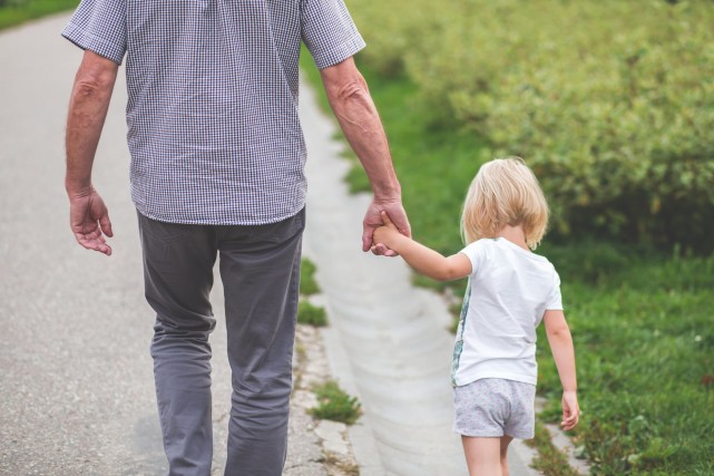 还在看Dad joke？不如来读一读这些与父亲有关的名人名言吧