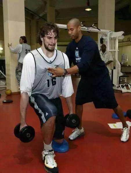 nba选秀为什么那么多（NBA选秀超牛的四大原因，金钱做后盾，球探遍地都是！）